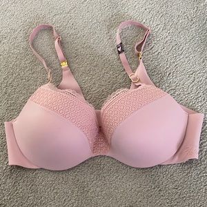 Brand new incredible by Victoria’s Secret Demi bra